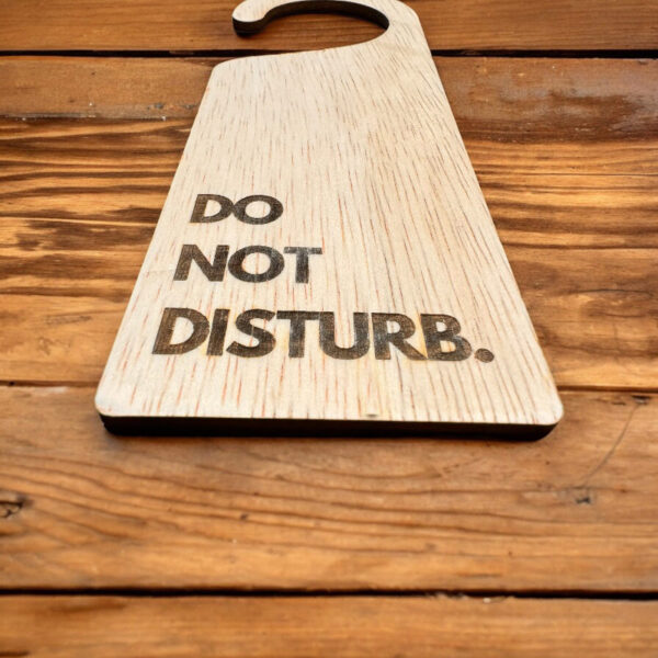 Deurhanger niet storen met de tekst "Do not disturb"