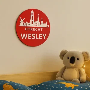 Handgemaakt houten naambordje met de skyline van Utrecht