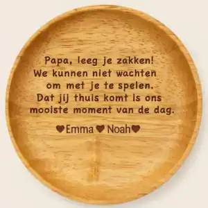 Houten schaaltje om je sleutels op te leggen zodra je thuis komt. Gepersonaliseerd met de namen van de kinderen. Papa raakt zijn sleutels nooit meer kwijt.